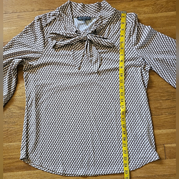 Adrianna Papell Tied Bow Front Stretchy Tan Chevron Print Top Women's Size Large - Picture 8 of 11